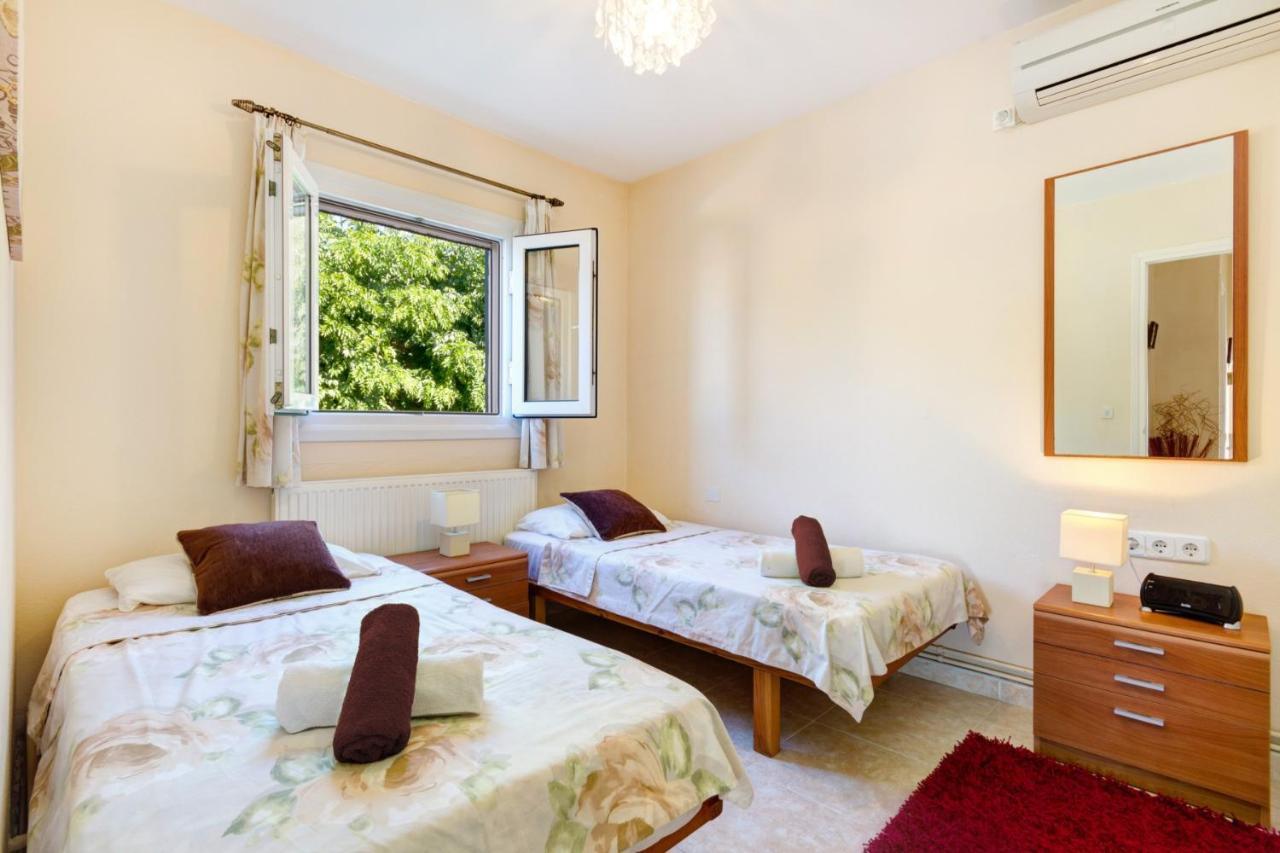 Villa Serena Cala En Porter  Bagian luar foto